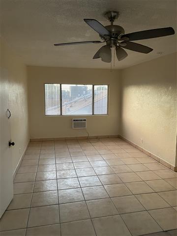 $2195 : Large 2 bedroom, Los Angeles image 2