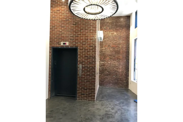 $400000 : Commercial Building  For Sale image 10