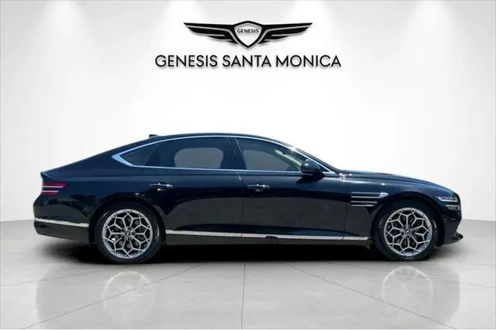 $33668 : Genesis G80 2023 2.5T 4dr Se image 4