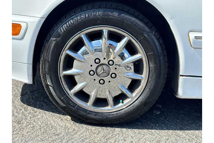 $4995 : Mercedes-Benz E-Class 2000 E image 4