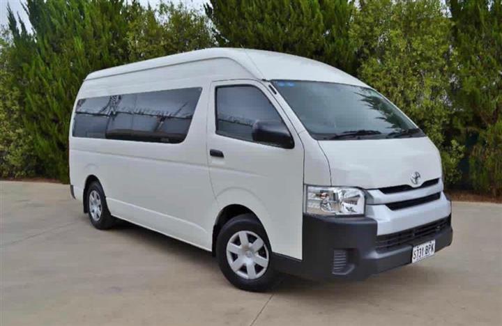 $700 : USED TOYOTA HIACE BUS FOR SALE image 1