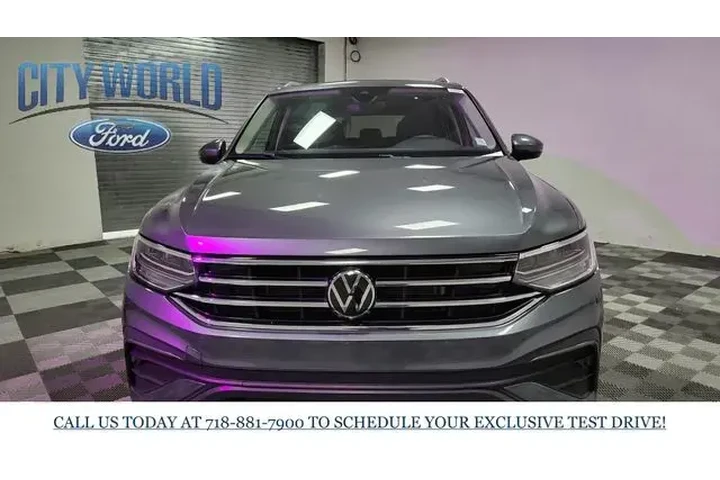 $23998 : Volkswagen Tiguan 2024 SE 4d image 3