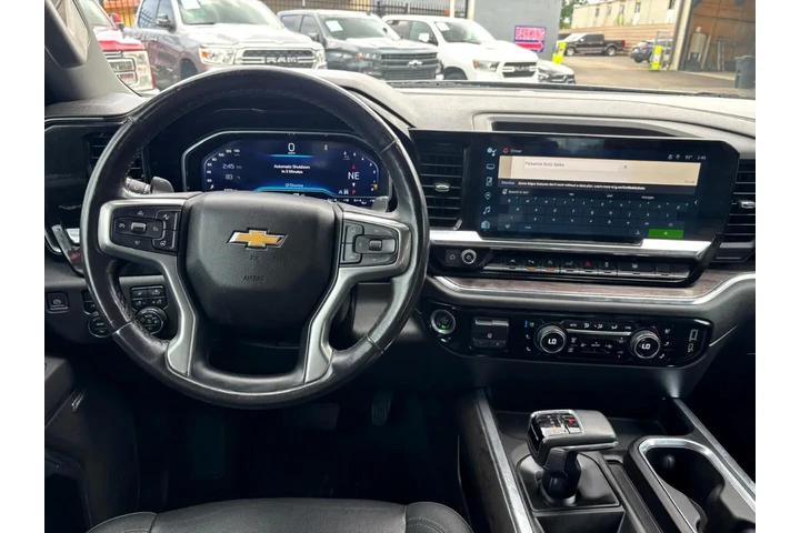 2023 Silverado 1500 LTZ image 8