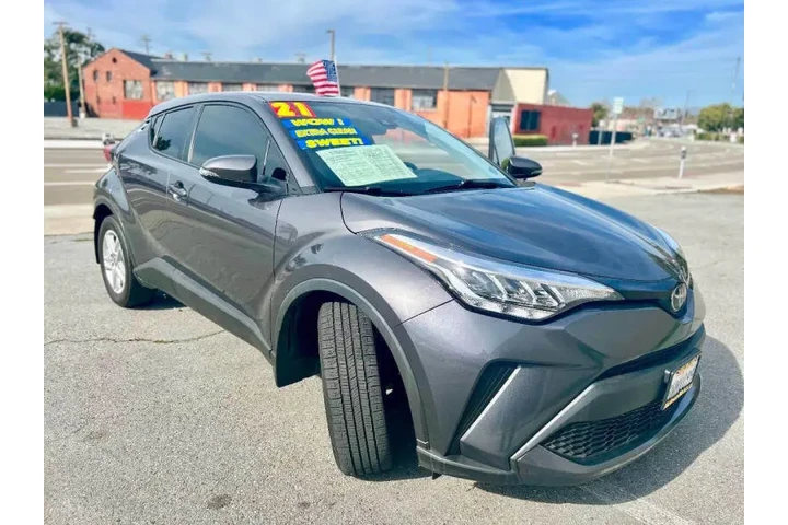 $20995 : 2021 C-HR XLE image 3