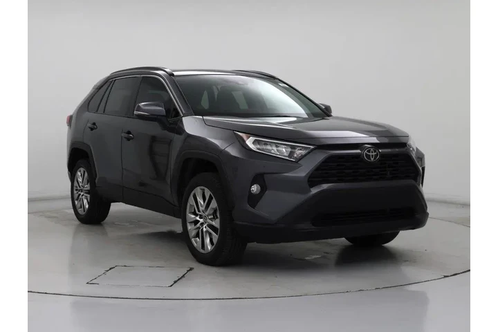 $26998 : Toyota RAV4 2021 XLE Premium image 1