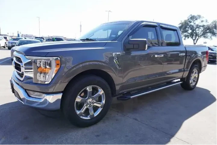 $32288 : Ford F-150 2023 4x2 XLT 4dr image 3