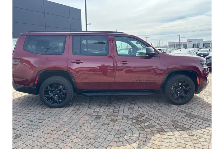 $57999 : 2024 Wagoneer Series II image 4