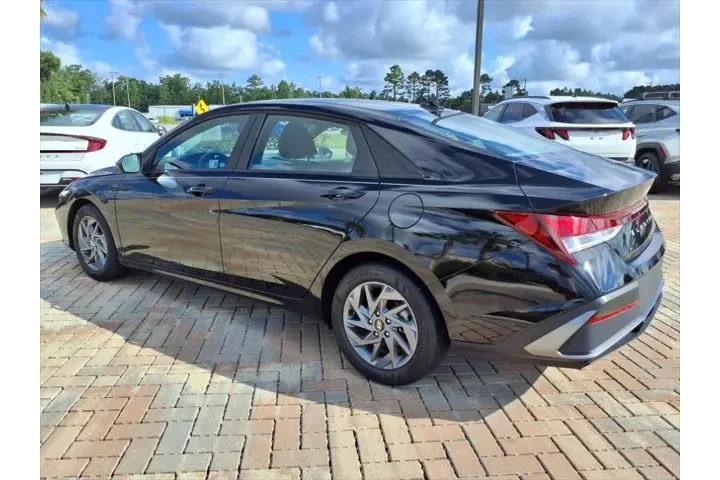 $24990 : Hyundai ELANTRA 2024 SEL 4dr image 3
