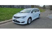 $10495 : 2018 Pacifica Touring L thumbnail