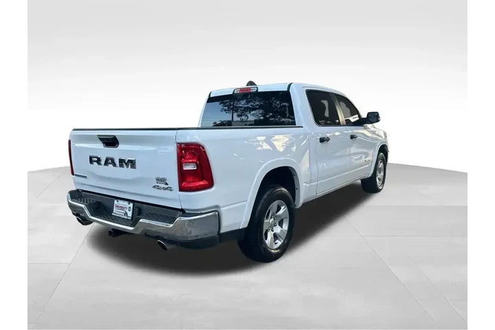 $33748 : Ram 1500 2025 4x4 Big Horn 4 image 3