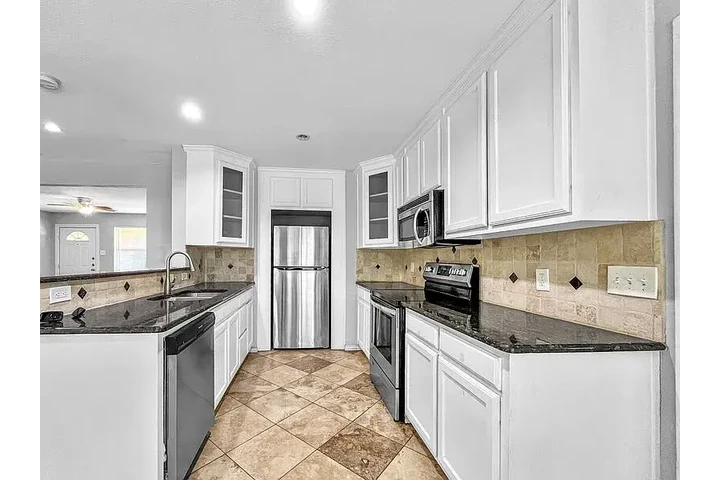 $980 : fully renovated charmer home image 2