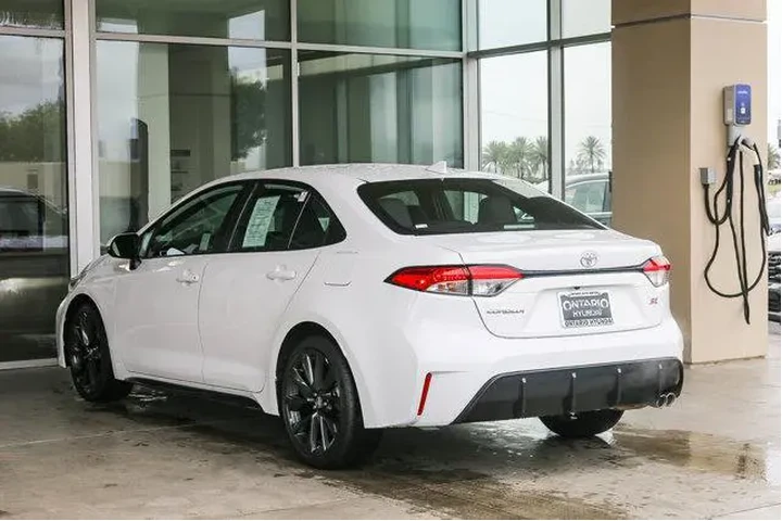 $23341 : Toyota Corolla 2024 SE 4dr S image 5
