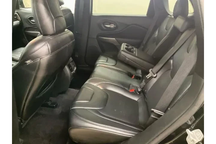 $15371 : Jeep Cherokee 2019 4x4 Latit image 4