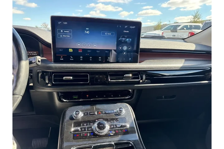 $37998 : Lincoln Nautilus 2023 AWD Re image 9