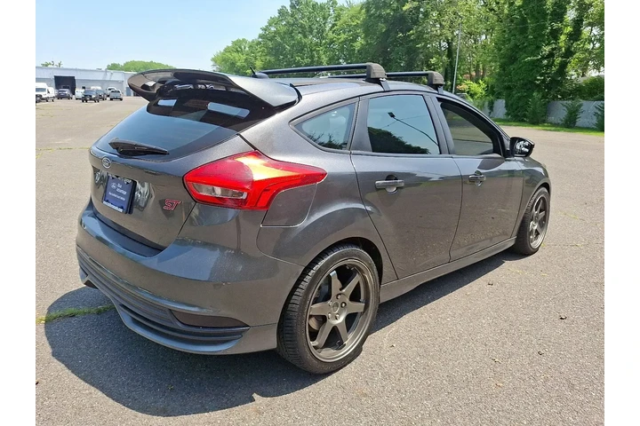 $13222 : Ford Focus 2017 ST 4dr Hatch image 7