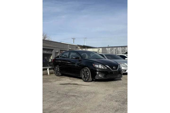 $9995 : 2017 Sentra SR image 5