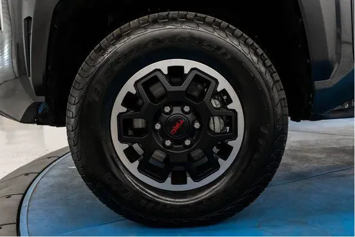 $40000 : Toyota Tacoma 2025 4x4 TRD O image 2