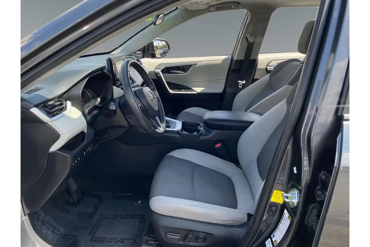 $22589 : Toyota RAV4 2021 XLE 4dr SUV image 9