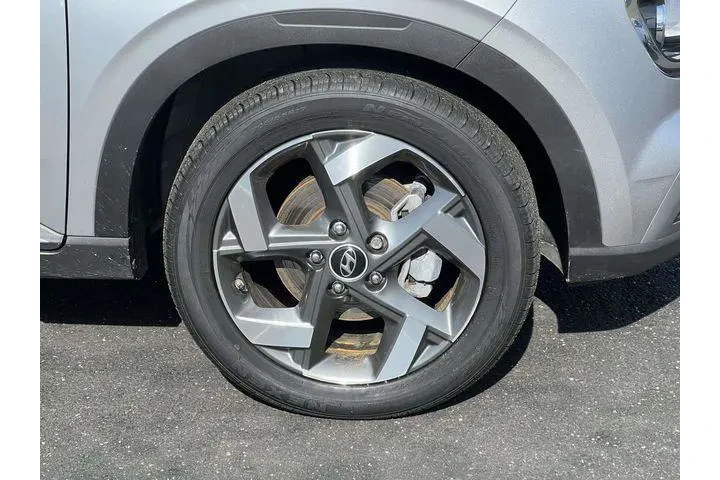 $16222 : Hyundai VENUE 2023 SEL 4dr C image 8