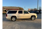 $11995 : 2011 Suburban thumbnail