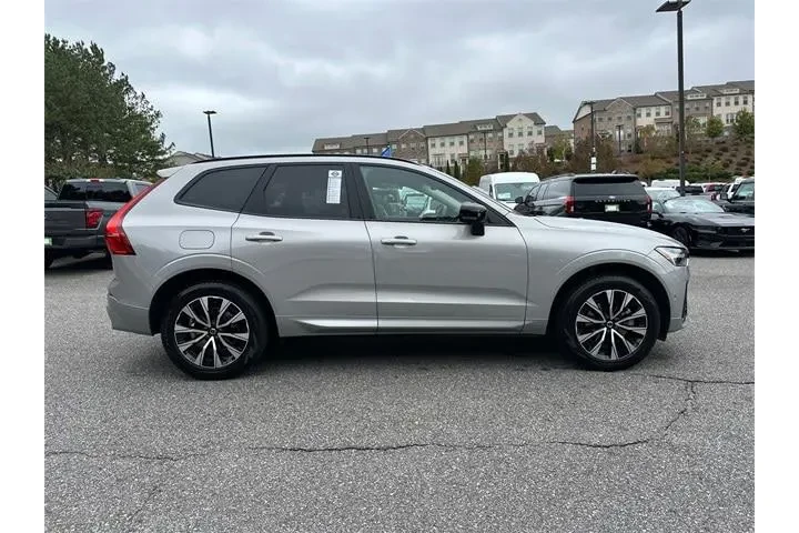 $37398 : Volvo XC60 2025 AWD B5 Plus image 8