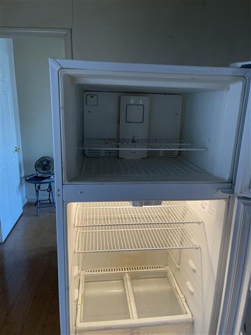 $175 : Refrigerator image 1