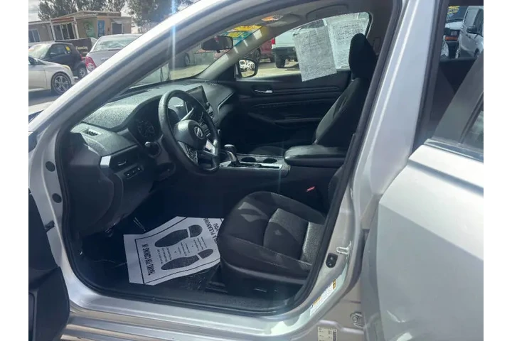 $15399 : 2019 Altima 2.5 S image 9