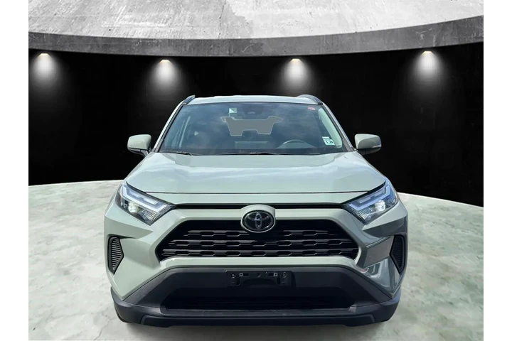 $24985 : Toyota RAV4 2023 AWD XLE 4dr image 6
