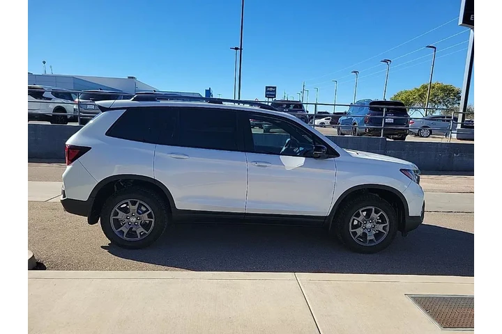 $39781 : Honda Passport 2025 AWD Trai image 8
