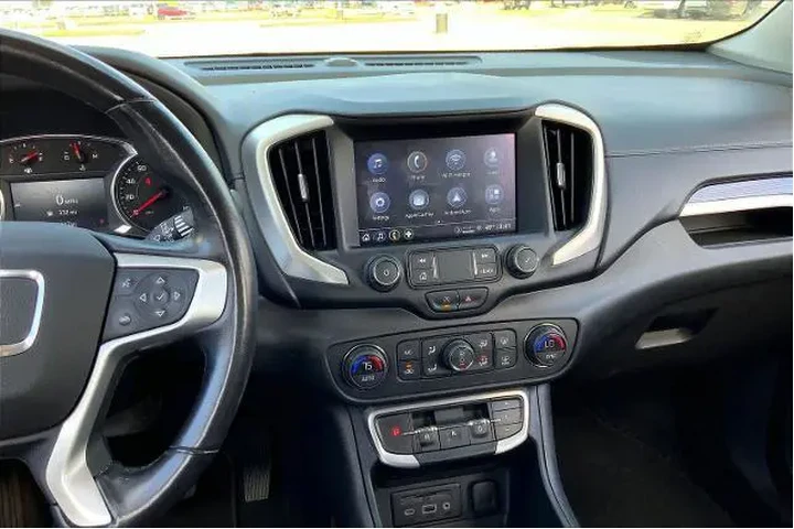$20381 : GMC Terrain 2022 SLT 4dr SUV image 6