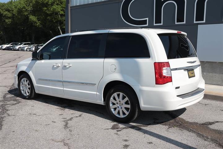 $10949 : 2013 Town & Country Touring image 6