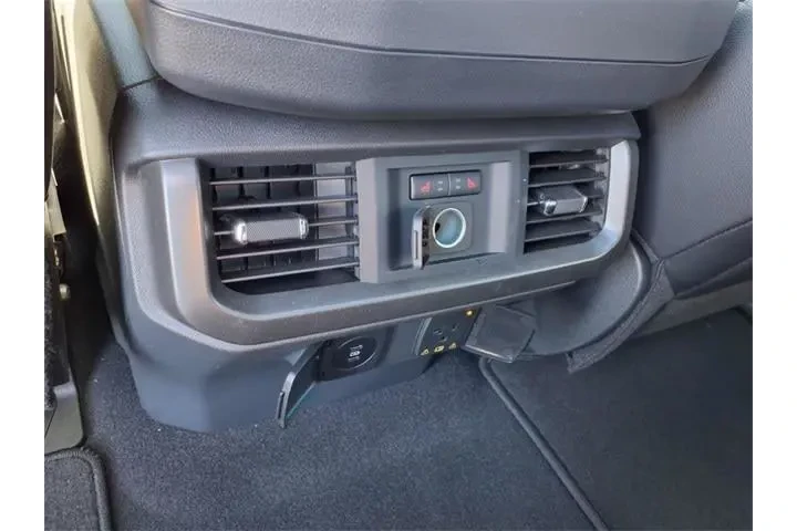 $65550 : Ford F-150 2025 4x4 Lariat 4 image 4