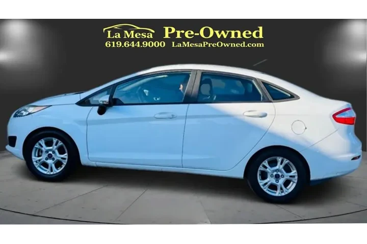 $6995 : 2015 Fiesta SE image 2