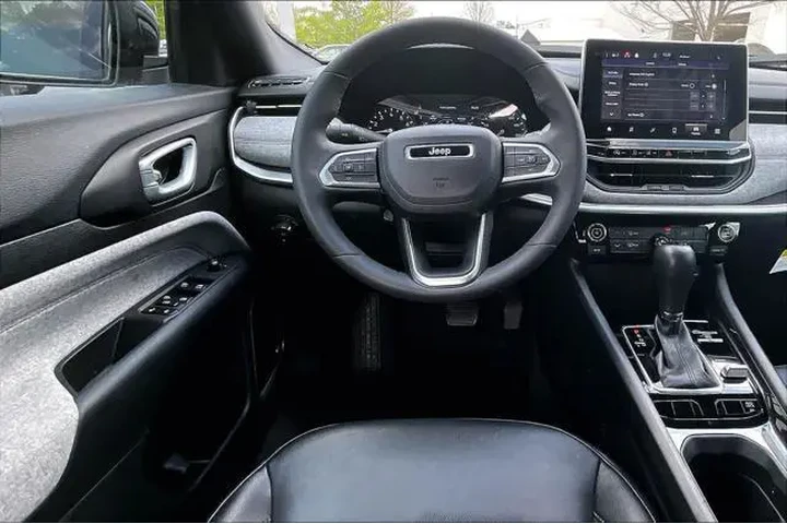 $24798 : Jeep Compass 2023 4x4 Latitu image 5