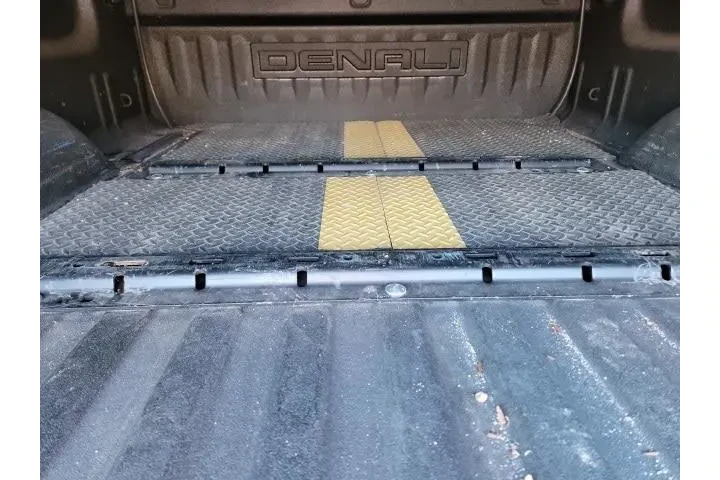 $38997 : GMC Sierra 2500HD 2015 4x4 D image 4