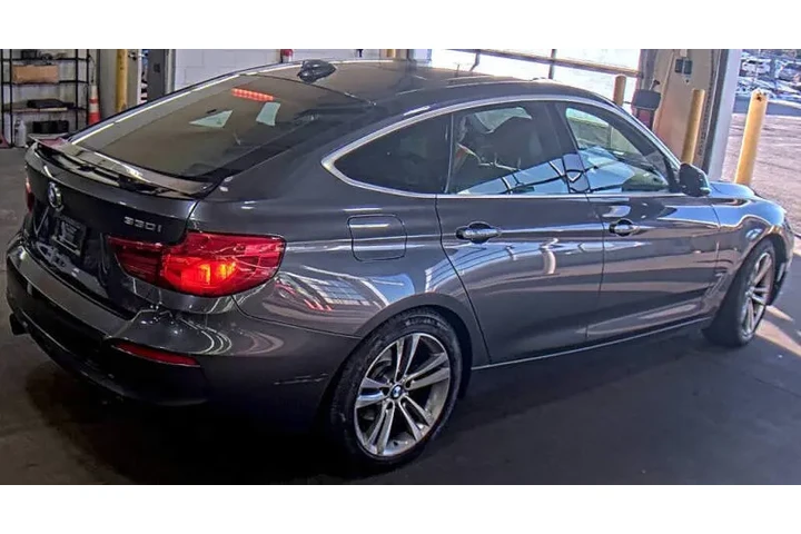 $12995 : 2018 BMW 3 Series 330i xDrive image 4