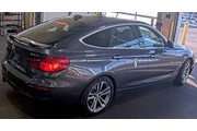 $12995 : 2018 BMW 3 Series 330i xDrive thumbnail