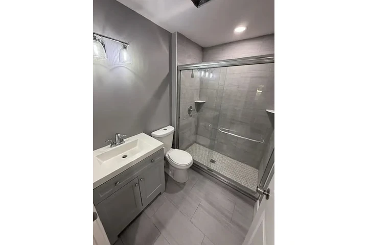 $2200 : Discover comfort and style image 8