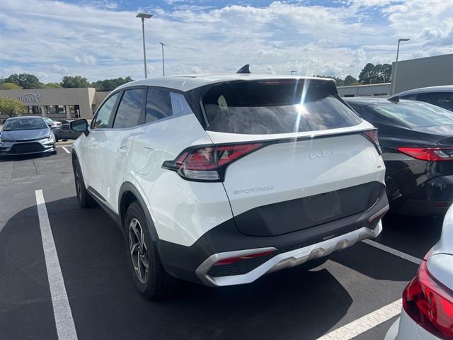 $22990 : PRE-OWNED 2023 KIA SPORTAGE LX image 7