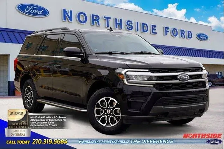 $39977 : Ford Expedition 2022 4x4 XLT image 1