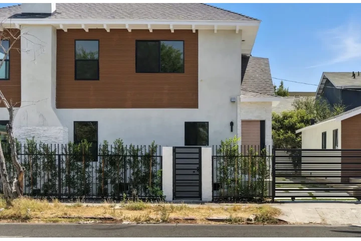 $1980 : 2 Bedroom Apt in James M Wood image 1