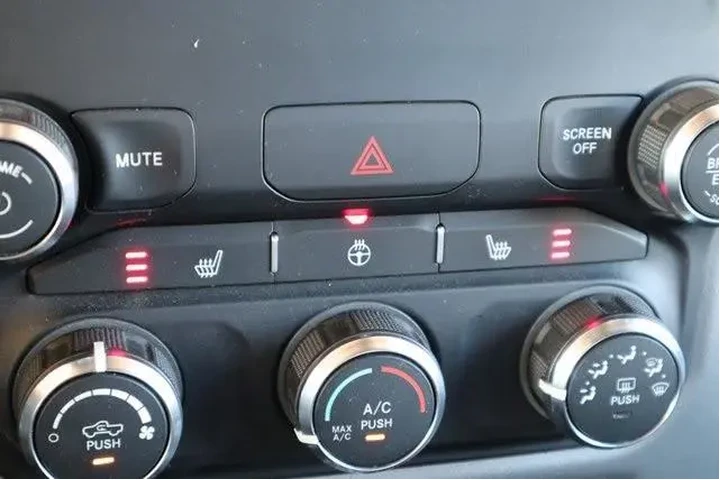 $29987 : Ram 1500 2023 4x4 Big Horn 4 image 6