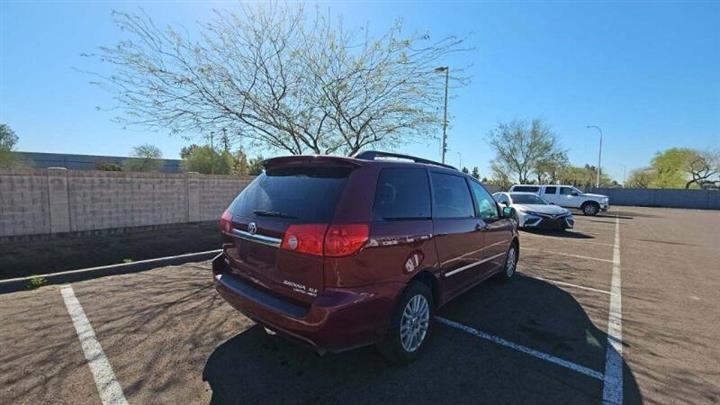 $7997 : 2009 Sienna Limited image 4