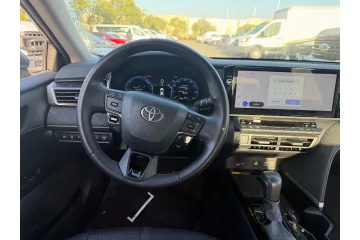 $31400 : Toyota Camry 2025 LE 4dr Sed image 5