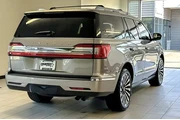 $30306 : Lincoln Navigator 2018 4x4 R thumbnail