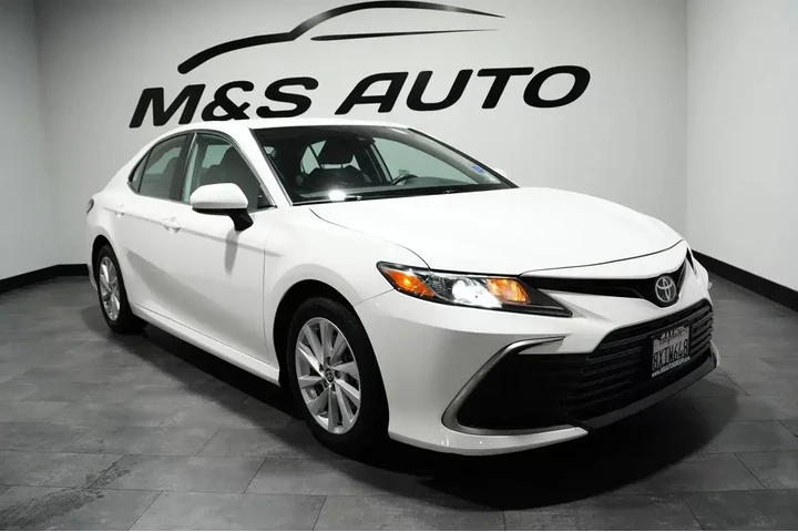 $18817 : 2021 Camry image 6
