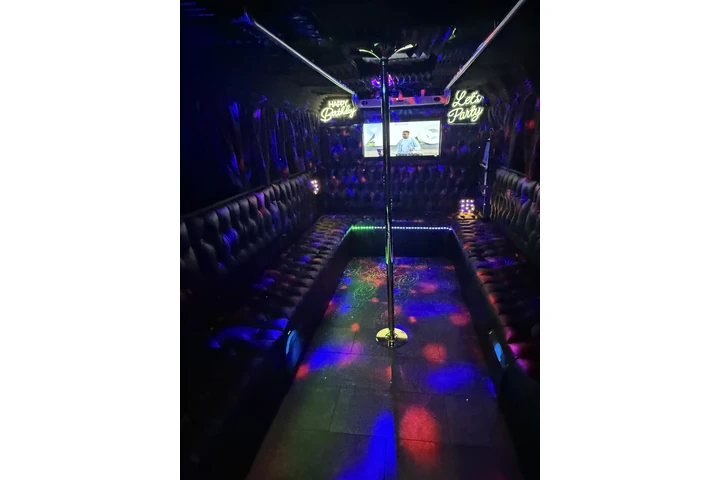 $18500 : Party Bus Ford E-450 2012 image 7