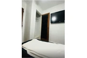 $1000 : Small room 2block queen center thumbnail