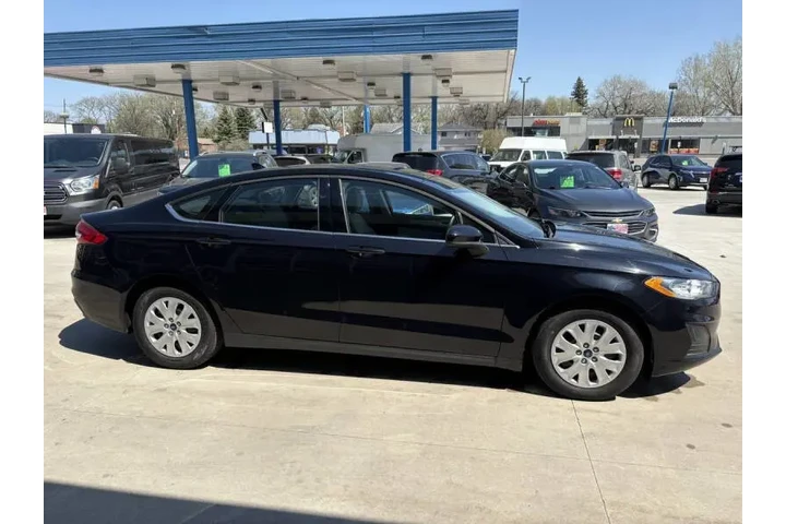 $18990 : 2020 Fusion S image 6