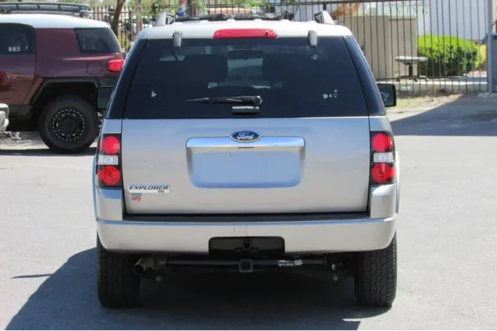 $10495 : 2008 Explorer XLT image 5
